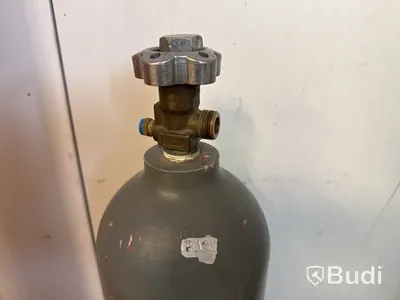 4 st kolsyretuber & kolsyreregulator