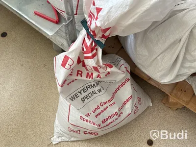 Parti öppnade säckar malt