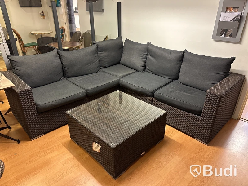 Modulsoffa med soffbord i konstrotting, Hillerstorp Valencia