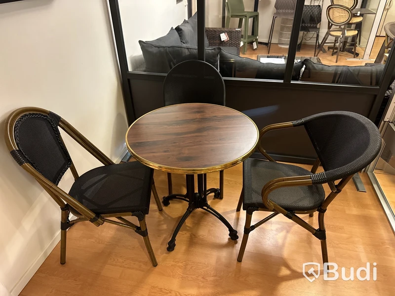 Bord och 3 st. stolar, olika modeller