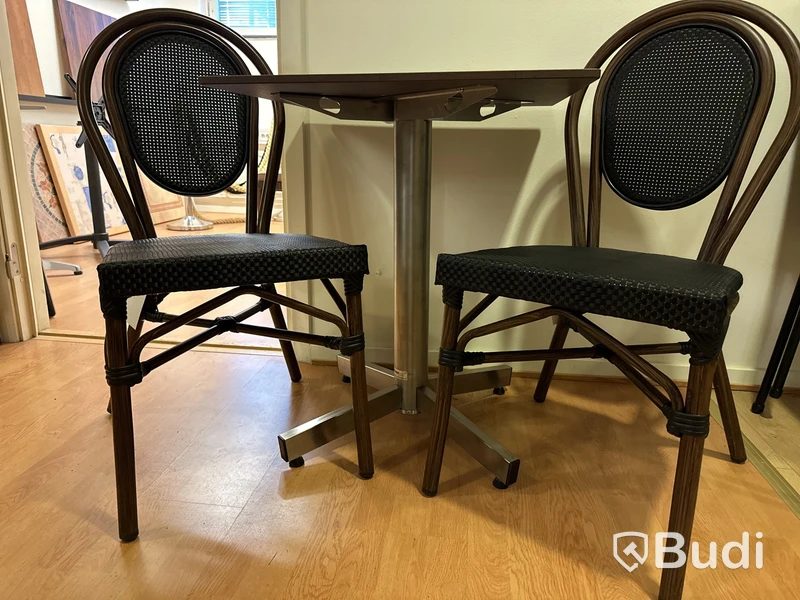 Bord och 2 st. stolar