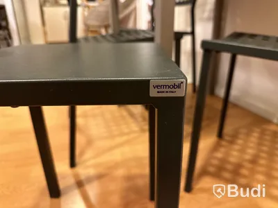 Bord, 3 st. stolar samt sidobord i aluminium, Vermobil