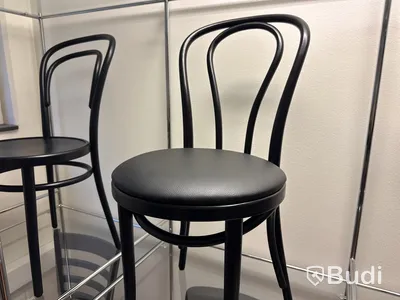 2 st. Stolar i trä, olika modeller, Fameg