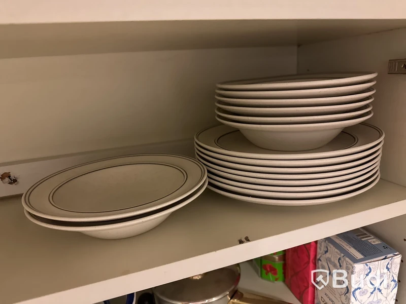 Diverse glas, porslin, ljushållare mm