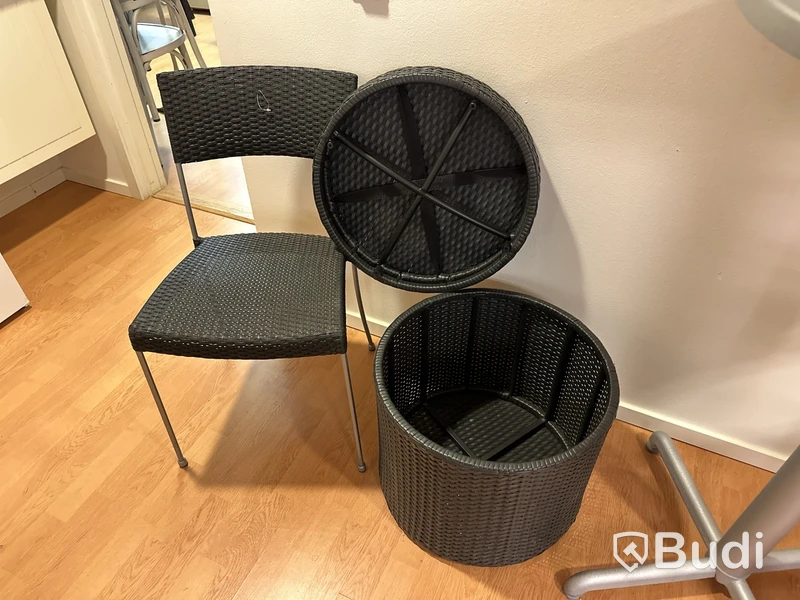 Stol och sidobord med förvaring