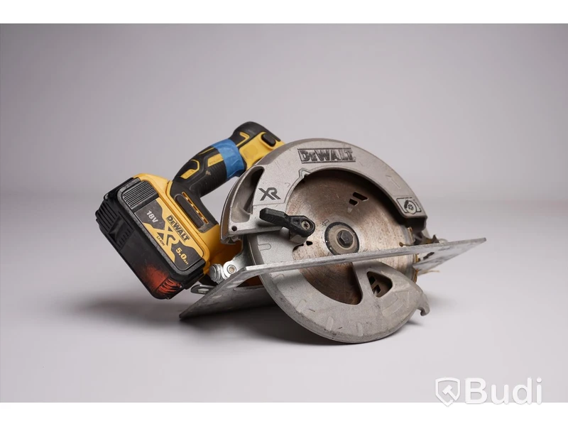 Cirkelsåg ink 2 st 18V batterier och laddare. Dewalt DCS570