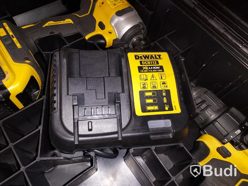 Dewalt kit m 2st skruvdragare 18volt  samt case