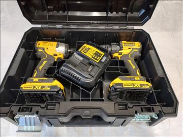 Dewalt kit m 2st skruvdragare 18volt  samt case