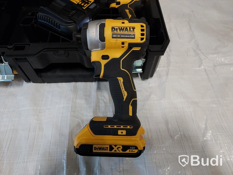 Dewalt kit m 2st skruvdragare 18volt  samt case