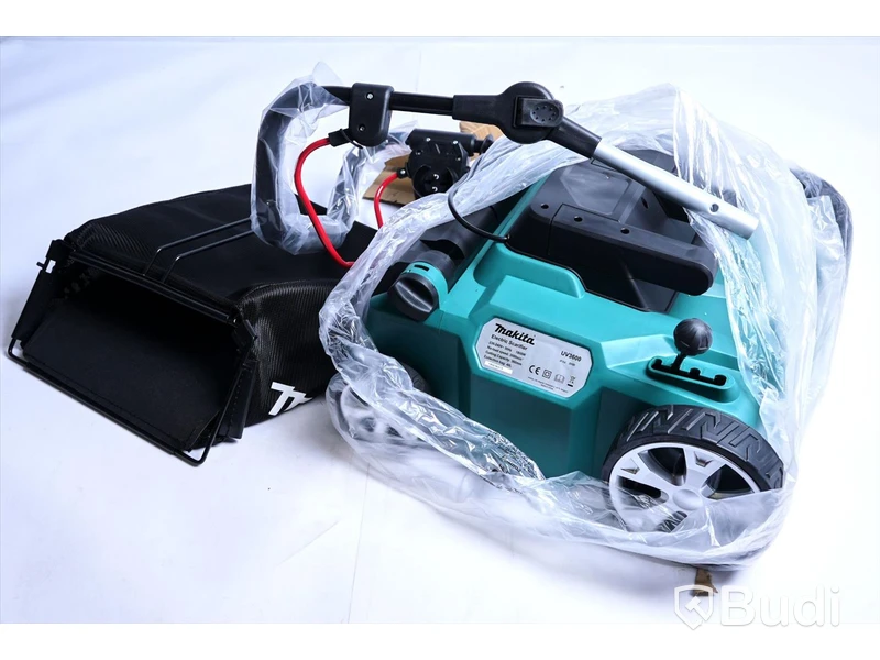 Vertikalskärare - Makita Electric Scarifier UV3600. Nypris ca 3000 kr. Ny.