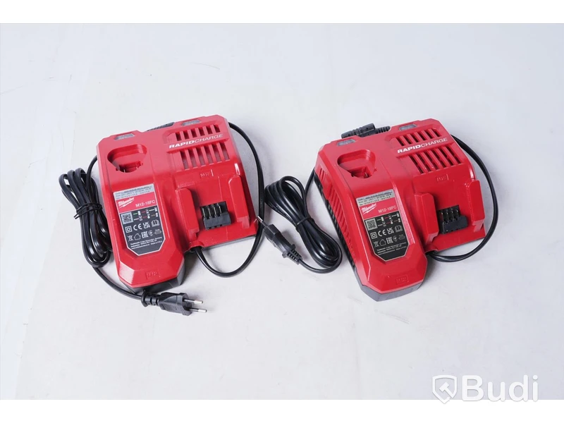 Laddare, 2st - Milwaukee M12-18FC. Totalt värde ca 1600 kr. Ny.