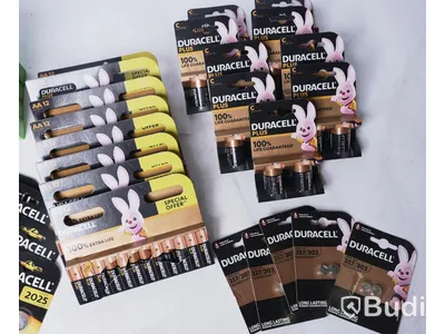 Paket med div batterier - GP ReCyko och Duracell. Totalt nypris ca. 5200 kr. Nya.