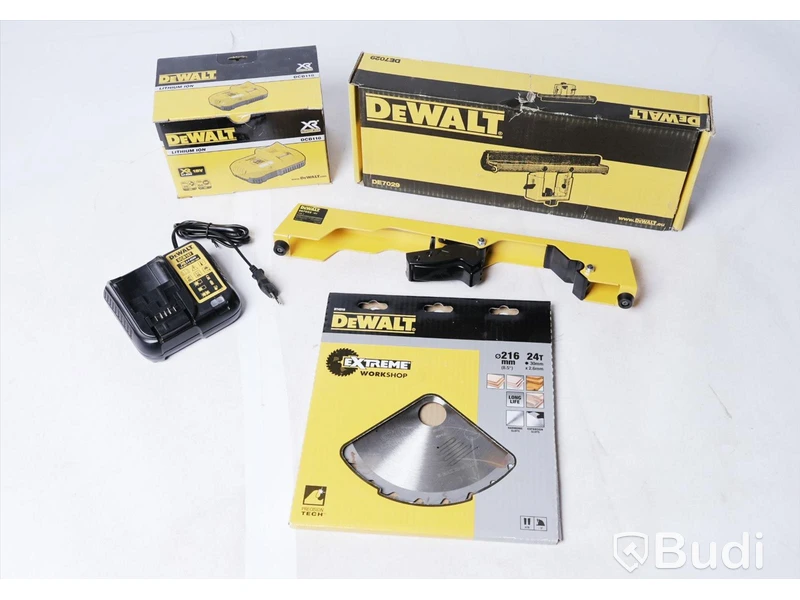 Låda med div verktygstillbehör - DeWalt. Ny.