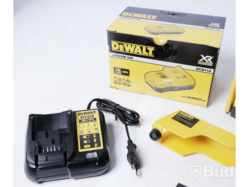 Låda med div verktygstillbehör - DeWalt. Ny.