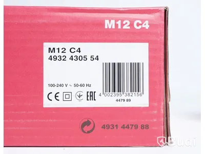 Batteriladdare samt 2st batterier - Milwaukee M12 C4 laddare samt M12B2 och M12B6. Nypris ca 2700 kr. Ny. OBS! allt nytt utom batteri utan förpackning