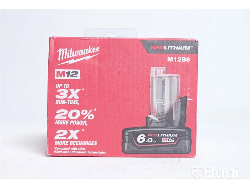 Batteriladdare samt 2st batterier - Milwaukee M12 C4 laddare samt M12B2 och M12B6. Nypris ca 2700 kr. Ny. OBS! allt nytt utom batteri utan förpackning