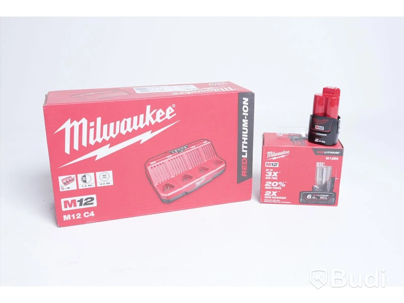 Batteriladdare samt 2st batterier - Milwaukee M12 C4 laddare samt M12B2 och M12B6. Nypris ca 2700 kr. Ny. OBS! allt nytt utom batteri utan förpackning