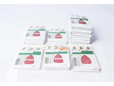 Parti med div slippapper - Bosch, se bilder. Totalt värde ca 1200kr. Ny.