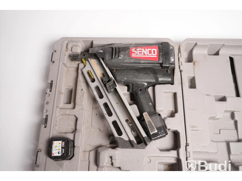 Spikpistol SENCO GT90CH inklusive 2 batterier och väska, ej funktionstestad.