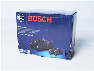 Laddpaket inkl. batteriladdare samt 2 st batterier - Bosch GAL 12V-40 samt GBA 12V 3,0Ah, totalt ord. pris ca: 1600 kr. Ny.