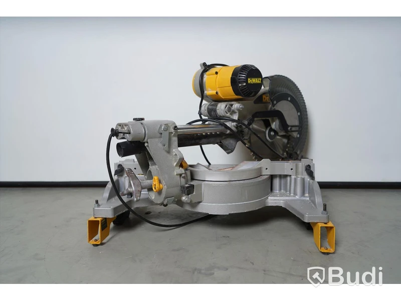 Kap- och gersåg. Dewalt DWS780.