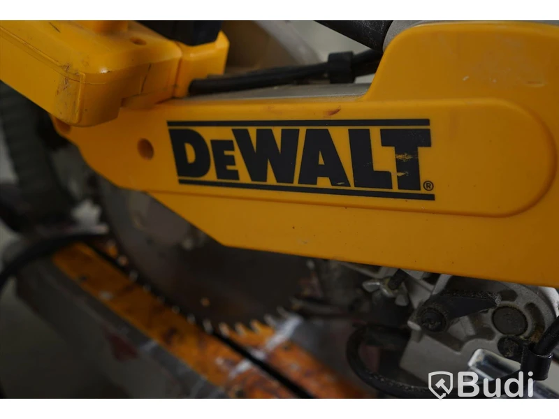 Kap- och gersåg. Dewalt DWS780.
