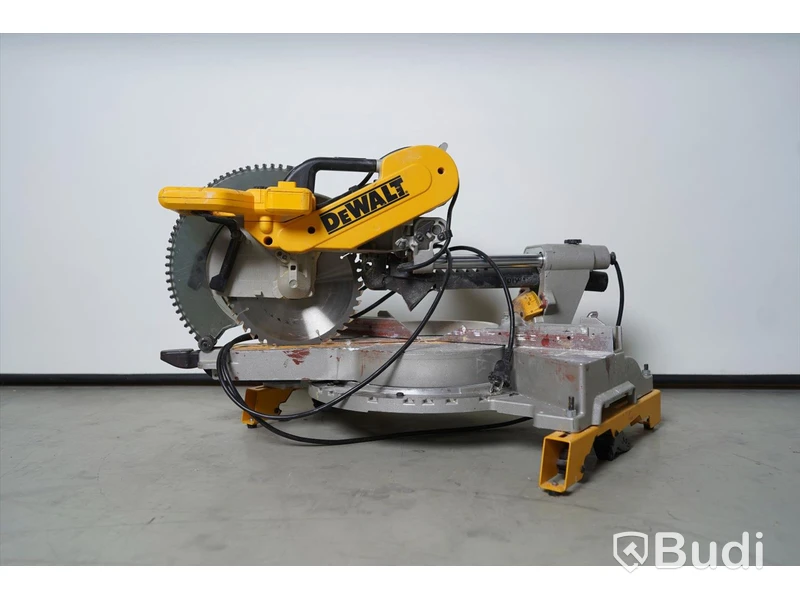 Kap- och gersåg. Dewalt DWS780.