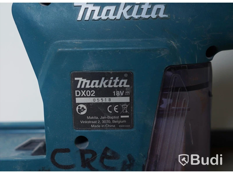 Borrhammare med dammsugare samt tillbehör. Makita DHR243, Makita DX02.  Funktionstestad.