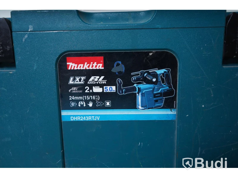 Borrhammare med dammsugare samt tillbehör. Makita DHR243, Makita DX02.  Funktionstestad.