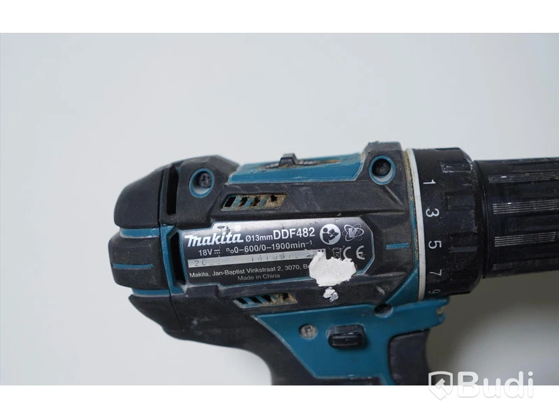Skruvdragare inklusive batteri & laddare. Makita DDF482RTJ.