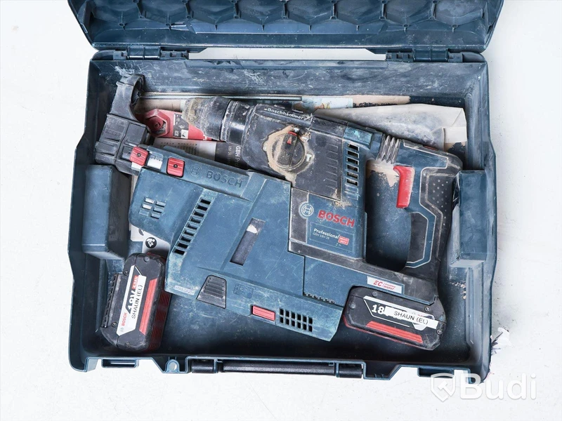 Borrhammare och dammutsug - Bosch GBH 18V-26 och GDE 18V-16