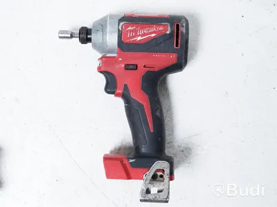 Tigersåg och slagskruvdragare - Milwaukee M12 CHZ och M18 CBLID, OBS! Säljs utan batteri och laddare.