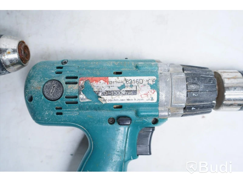 3 st. Skruvdragare inkl batterier - Makita DHP 453 (2st), Makita 6316D.