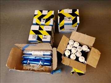 Fönsterkit och silikon - 39 st LA-silikon transparent, 13 st fönsterkit LA-seal (6 st. á 600ml, 7 st. á 290 ml), Leif Arvidsson.
