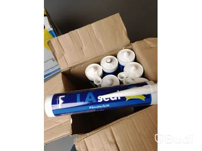 Fönsterkit och silikon - 39 st LA-silikon transparent, 13 st fönsterkit LA-seal (6 st. á 600ml, 7 st. á 290 ml), Leif Arvidsson.