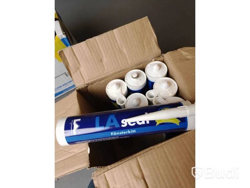 Fönsterkit och silikon - 39 st LA-silikon transparent, 13 st fönsterkit LA-seal (6 st. á 600ml, 7 st. á 290 ml), Leif Arvidsson.