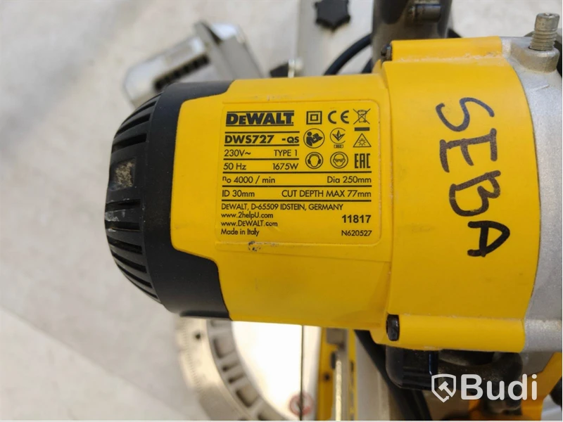 Kap- och gersåg DWS727-qs och sågbord DE7033 XJ, Dewalt