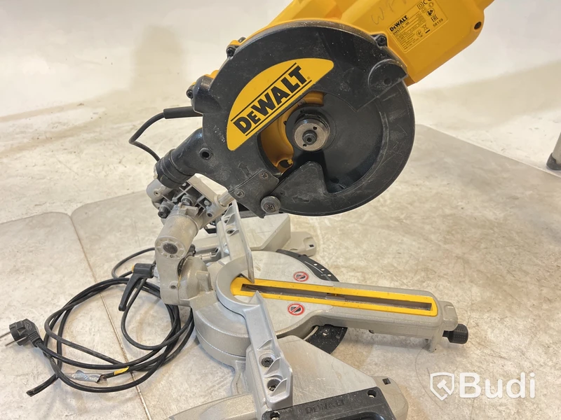 Kap- och gersåg DWS773 qs och bord DE7023 XJ Dewalt, reparationsobjekt