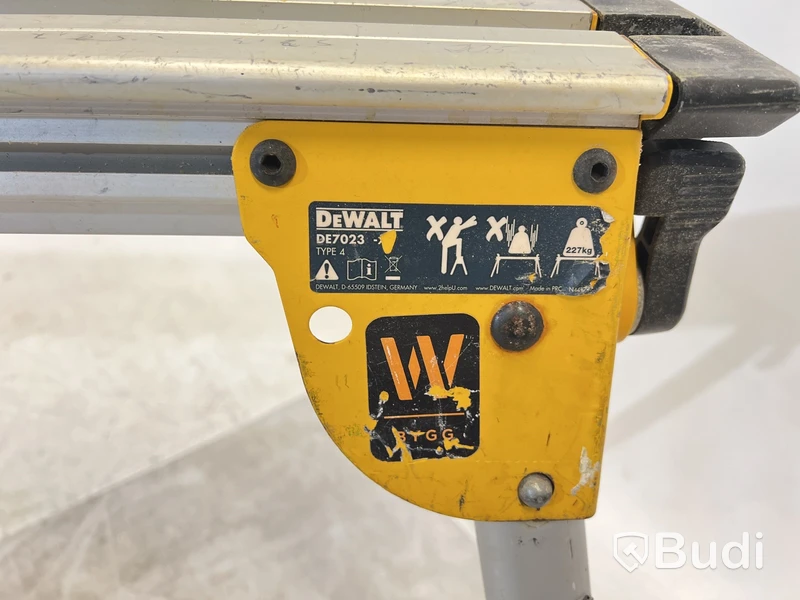 2 st. Sågbord DE7023 XJ Dewalt