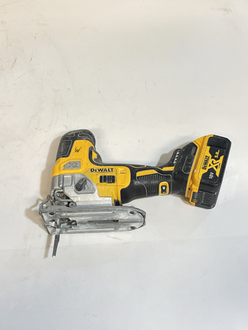 Sticksåg DeWalt DCS335