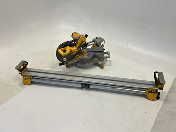 Kap- och Gersåg DeWalt, DWS727-QS inkl, arbetsbord DE7023