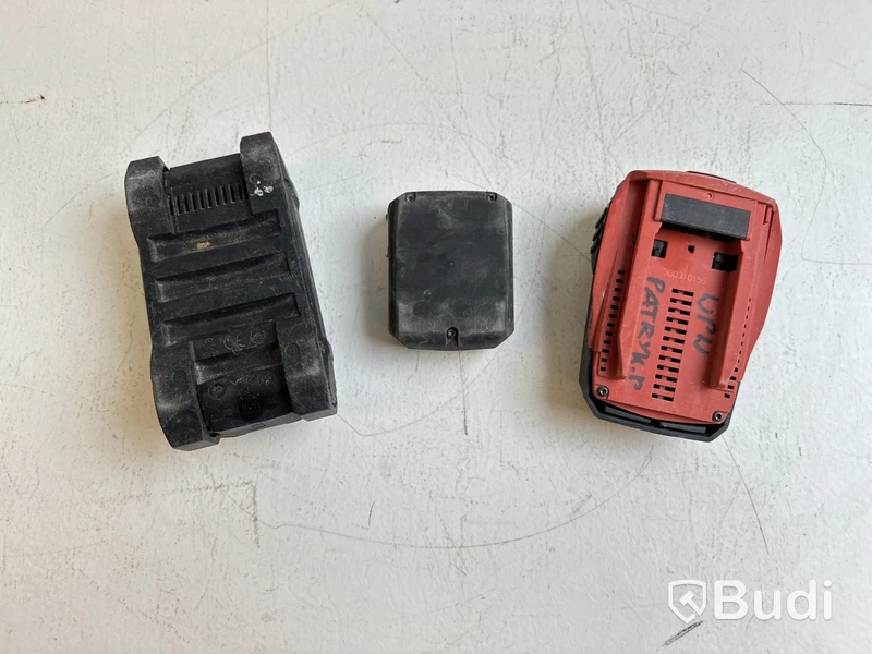 3 st. Batterier olika modeller och 1 st. laddningsadapter, Hilti