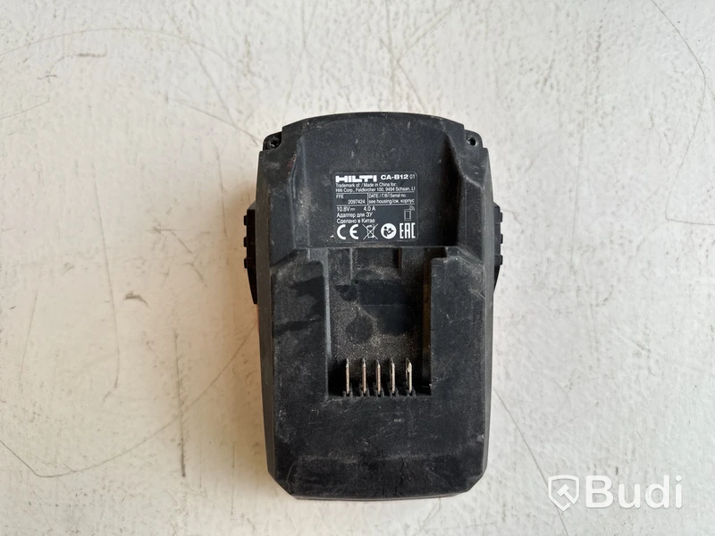 3 st. Batterier olika modeller och 1 st. laddningsadapter, Hilti