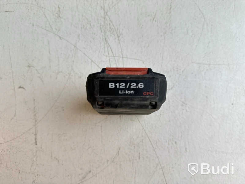 3 st. Batterier olika modeller och 1 st. laddningsadapter, Hilti