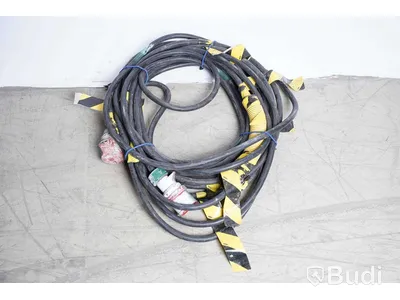 Byggcentral 2st inkl. kabel - Malmbergs 32a. Ej funktionstestad.