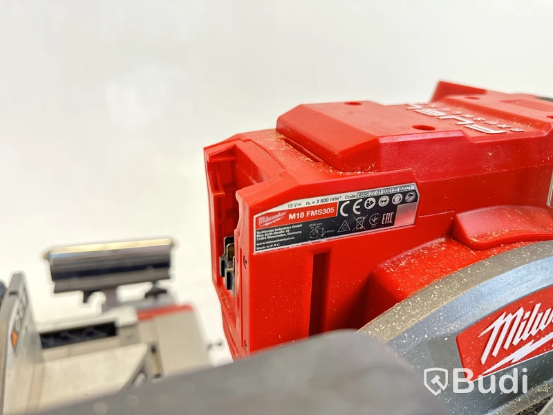 Kap/gersåg med sågbord Milwaukee M18 FMS305, MSL 3000