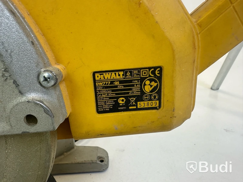 Kap- och gersåg Dewalt, DW777-qs samt vattenpass Hultafors