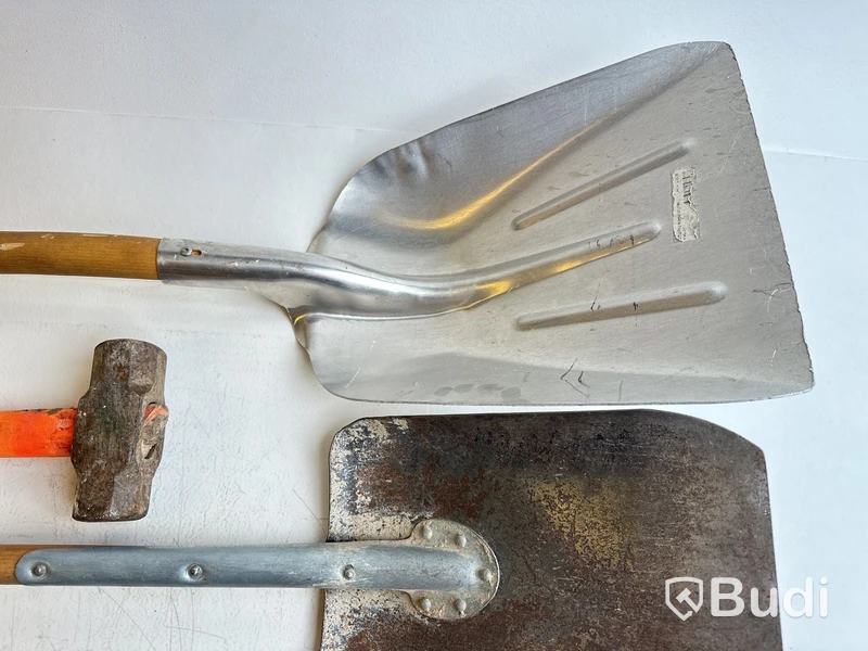 4 st. Spadar och 1 st. Slägga, olika märken och modeller