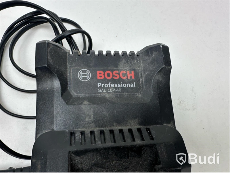 Laddare och 2 st. Batterier Bosch, 18V