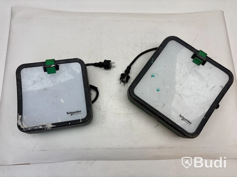 2 st. Arbetslampor Schneider Electric, Thorsman 30 LED och Thorsman 50 LED